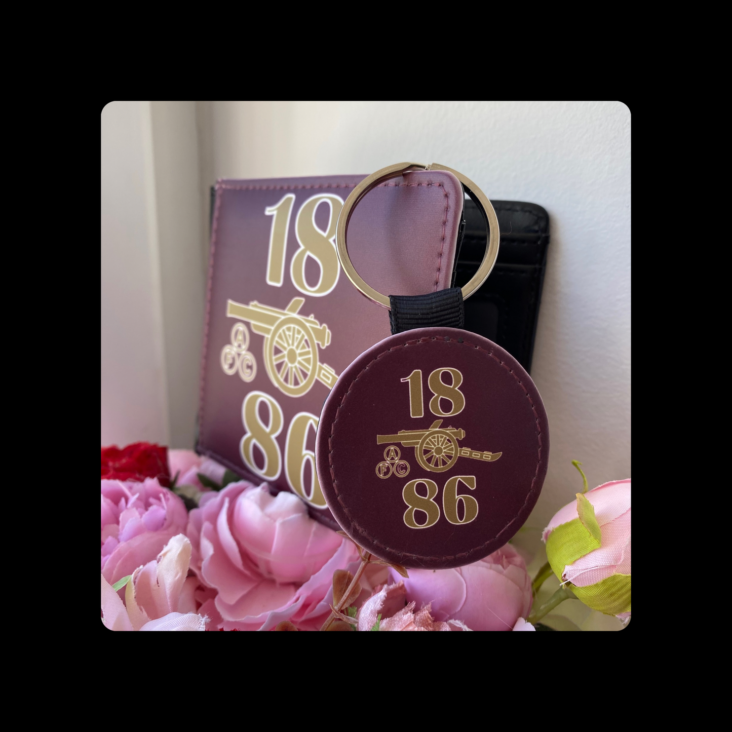 Arsenal 1886 Redcurrant & Gold Cannon PU Material Wallet & Keyring Set