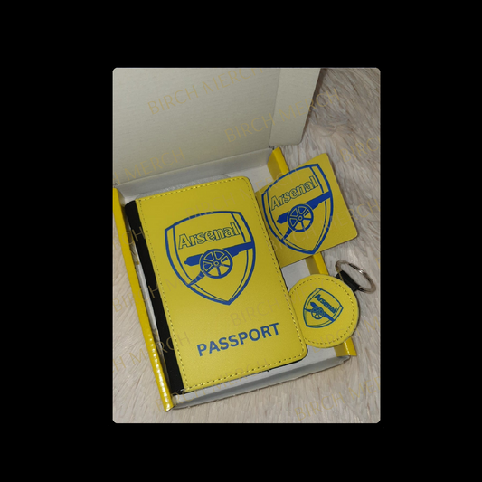 Arsenal Yellow & Blue Badge Passport Holder Wallet Gift Box Set