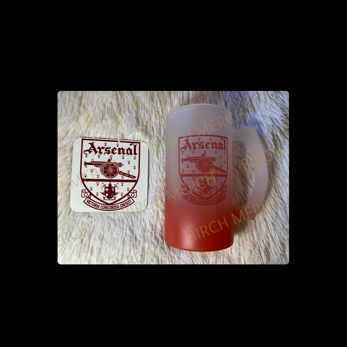 Arsenal 1949-1990 Badge 16oz (474ml) Red Two Tone Frosted Stein Mug & Coaster Set