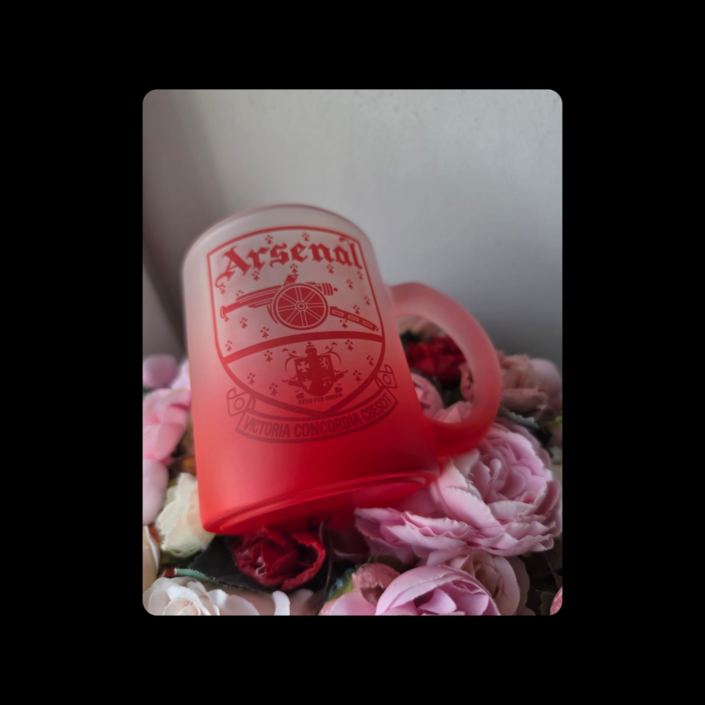 Arsenal 1949-1990 Badge 11oz (330ml) Red Two Tone Frosted Mug