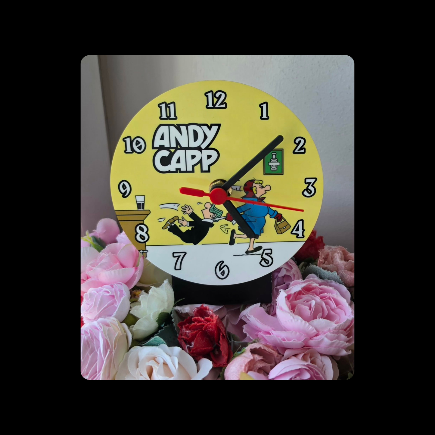 Andy Capp Round MDF Desk Clock 12.7cm (5")