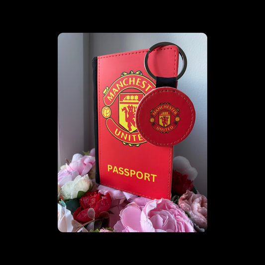 Manchester United Badge Red PU Material Passport Holder & Keyring