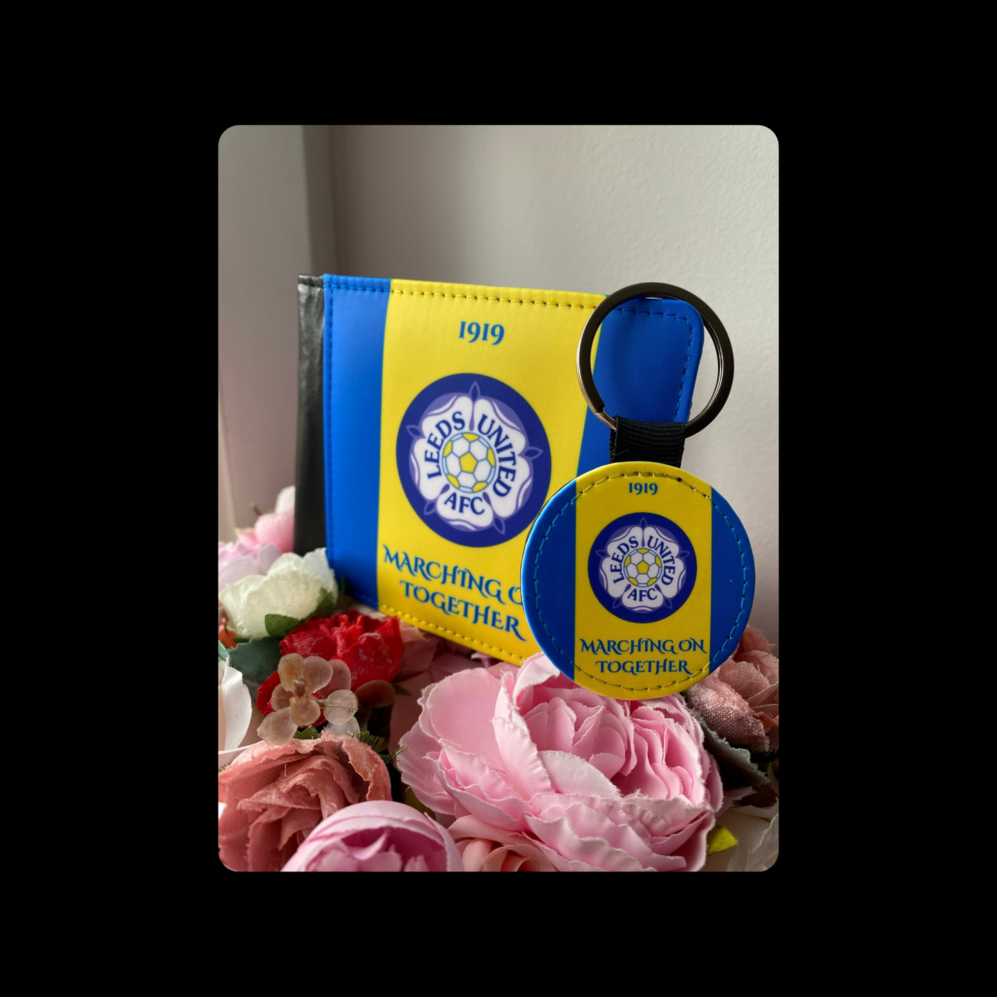 Leeds United Retro Badge PU Material Wallet & Keyring