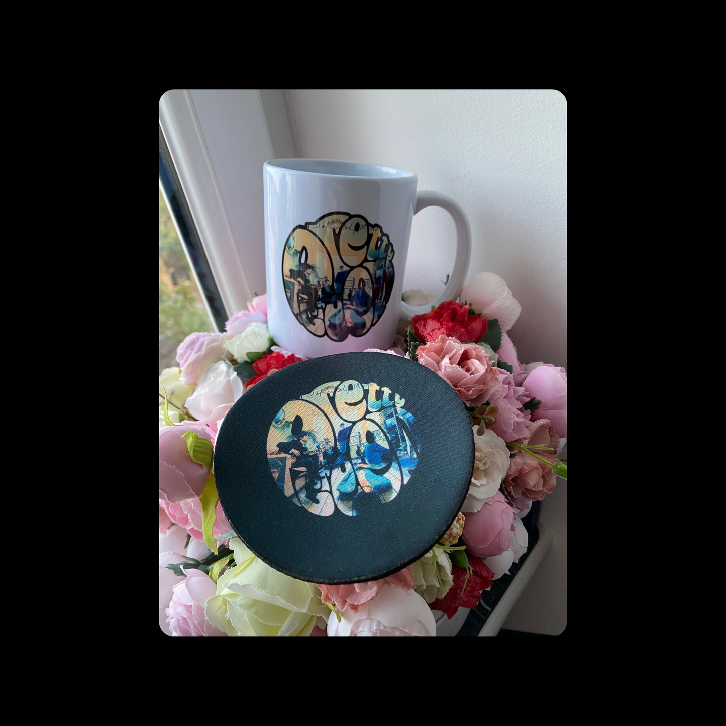 Pretty Green Oasis Definitely Maybe 11oz (330ml) Ceramic Mug & Coaster