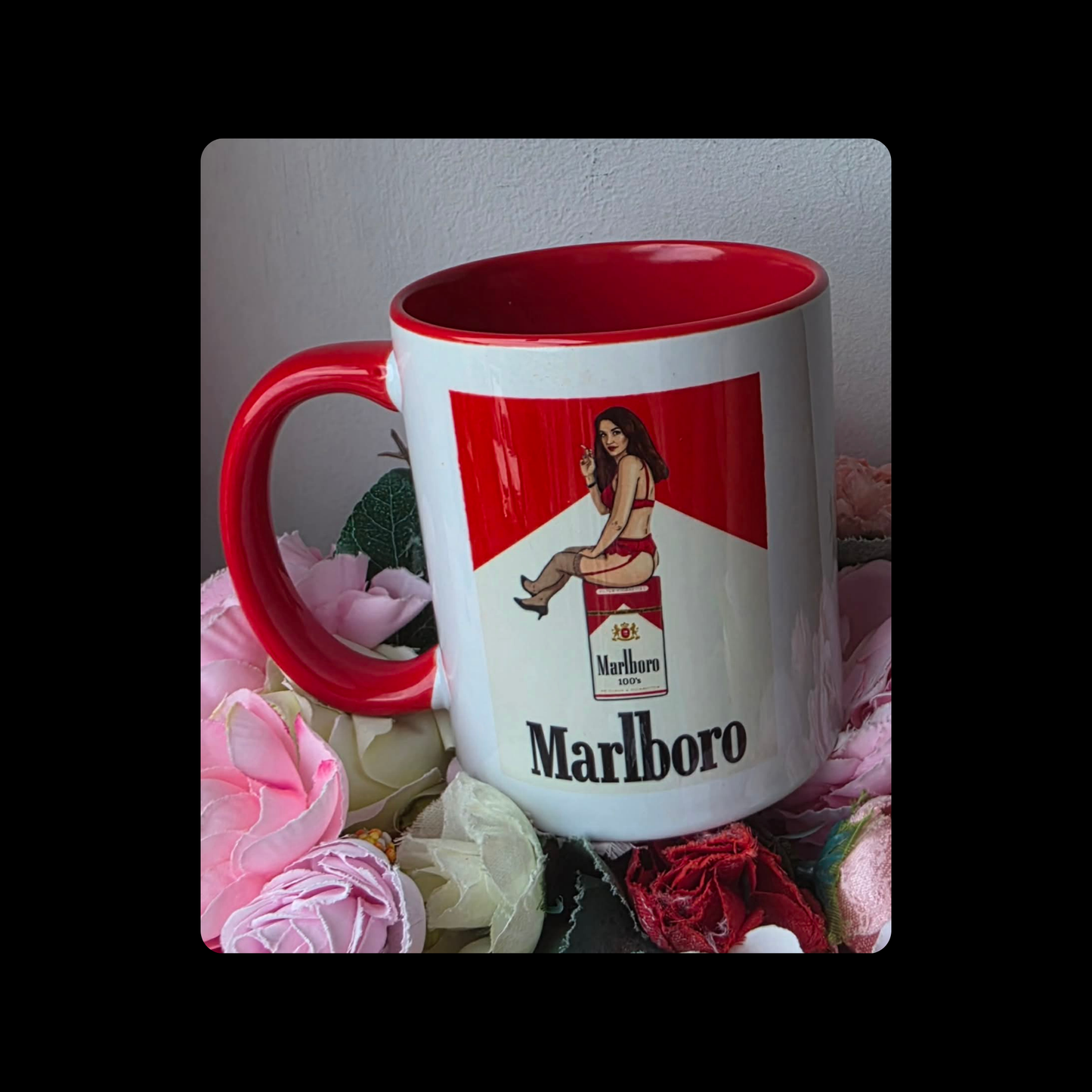 Marlboro Cigarettes Pin Up Girl 11oz (330ml) Ceramic Mug