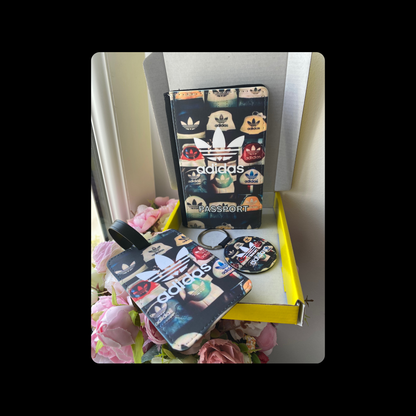 Adidas Trainer Heel Collage PU Material Passport Holder Gift Set