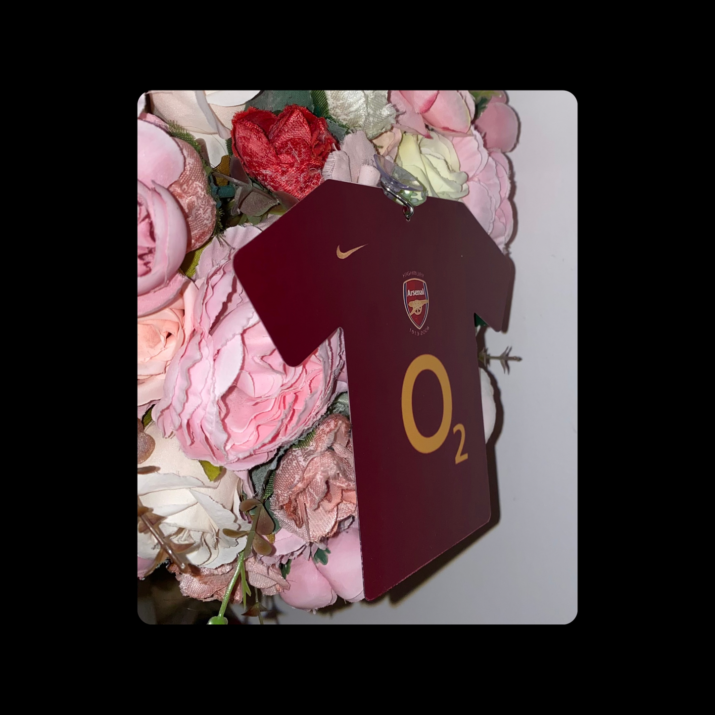 Arsenal 2005-2006 Redcurrant Thierry Henry 14 Home Shirt Double Sided Window Signs 12cm x 15cm (Includes Suction Hook)